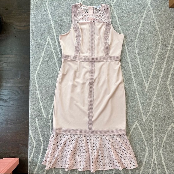 Chelsea28 Blush Pink Stretch Sleeveless Dress w/ Lace Details and Hem - Picture 1 of 6